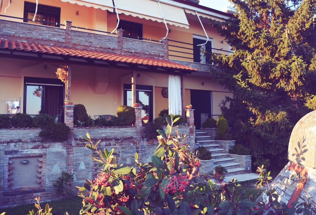 Guesthouse Liogerma Káto Loutrákion Exterior foto