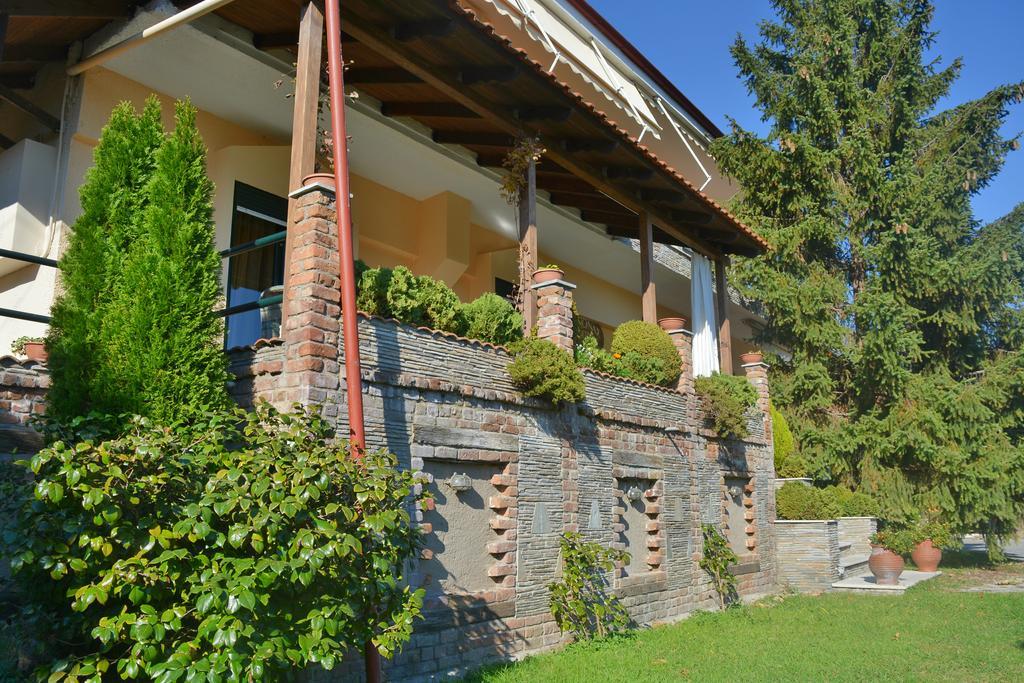 Guesthouse Liogerma Káto Loutrákion Exterior foto