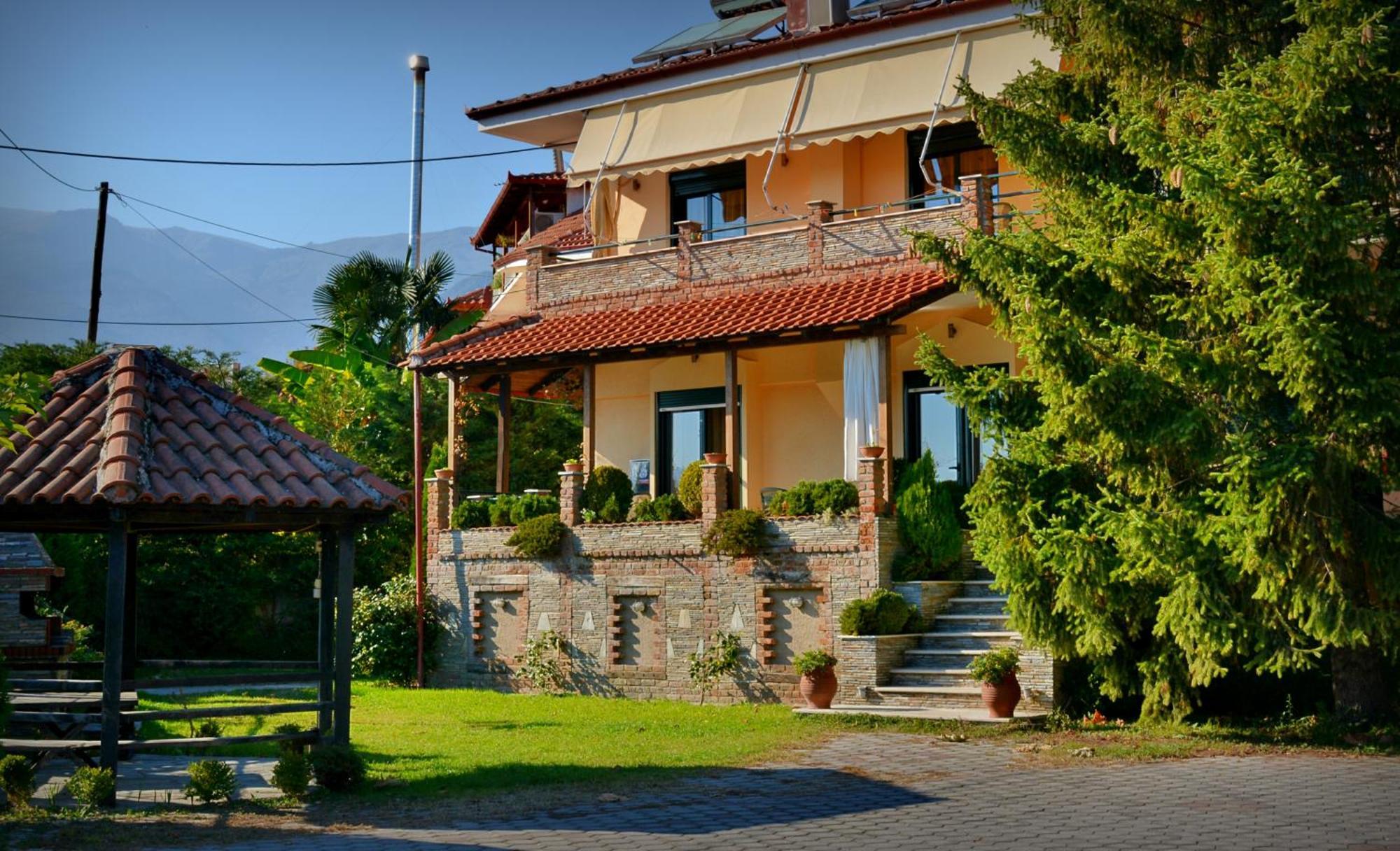 Guesthouse Liogerma Káto Loutrákion Exterior foto