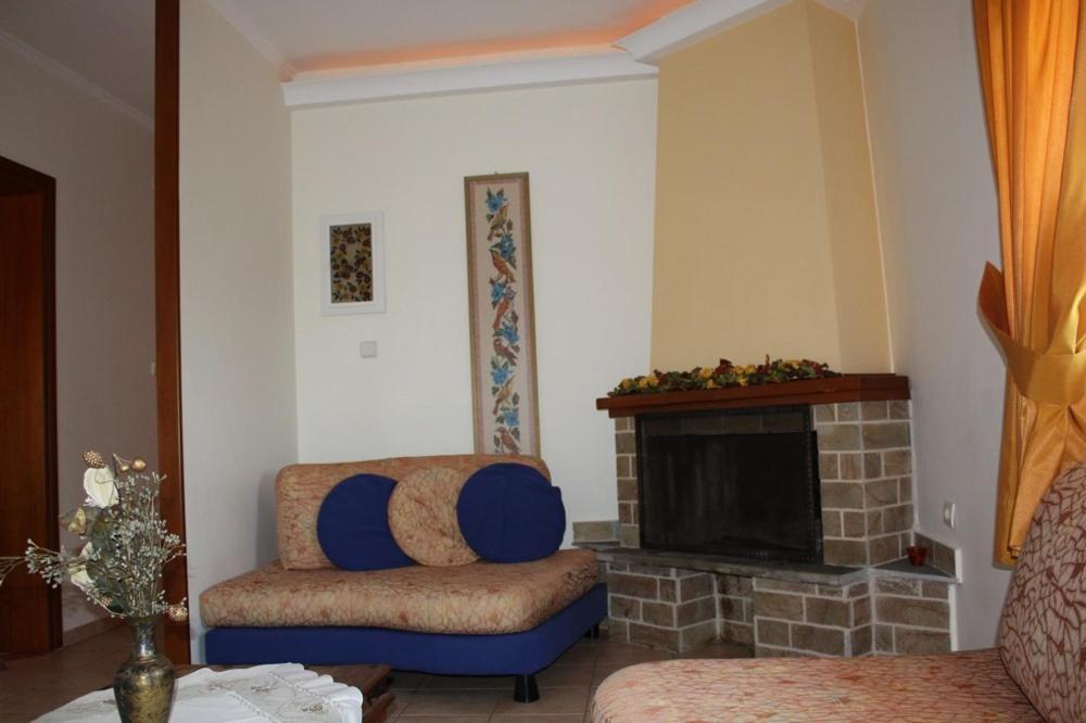 Guesthouse Liogerma Káto Loutrákion Zimmer foto