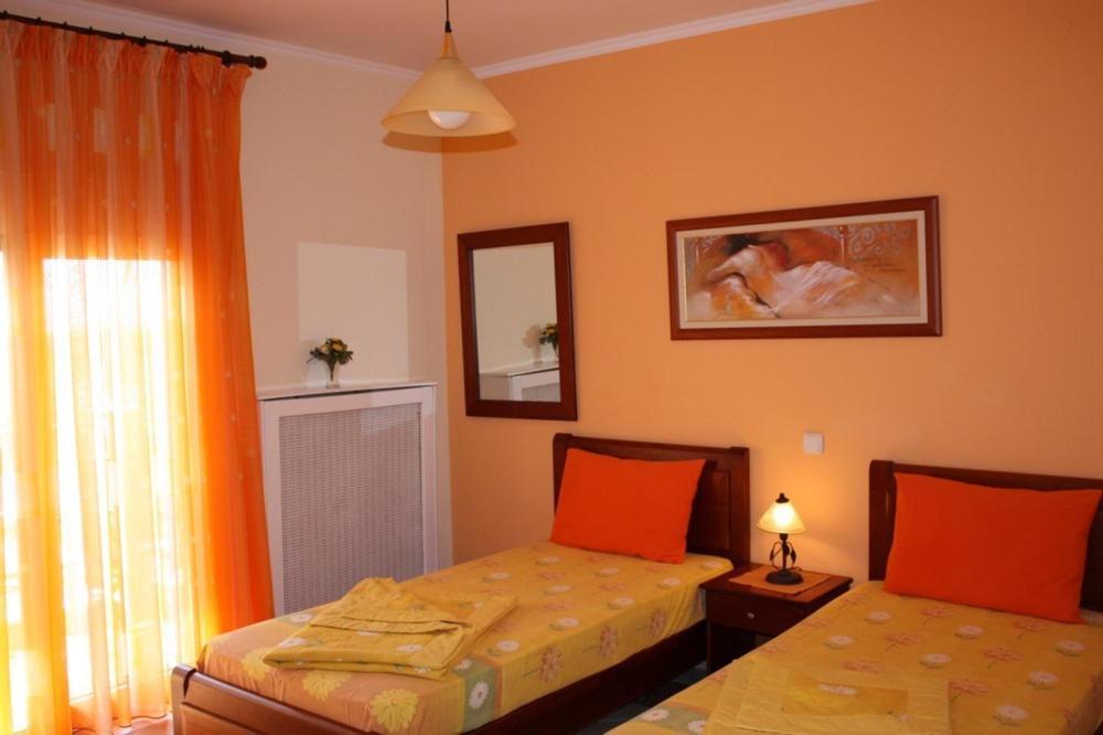 Guesthouse Liogerma Káto Loutrákion Zimmer foto
