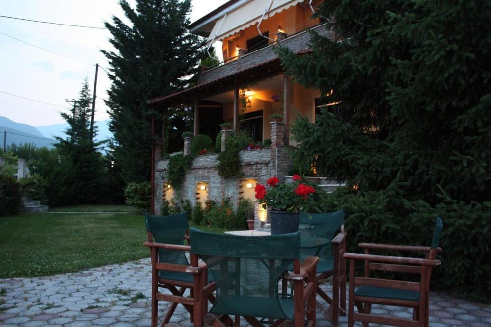 Guesthouse Liogerma Káto Loutrákion Exterior foto